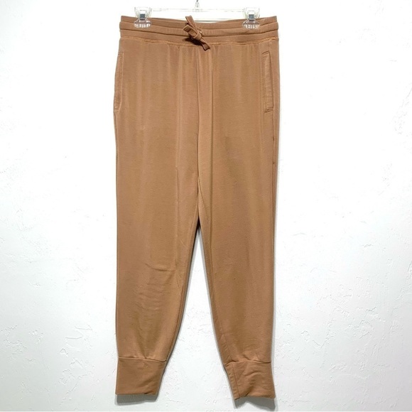 Fabletics Luxe Terry Jogger Driftscape Tan Clay Sweatpants High Rise size Medium - Picture 4 of 9